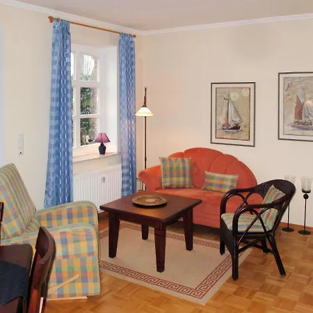 Apartment Dirks شقة *